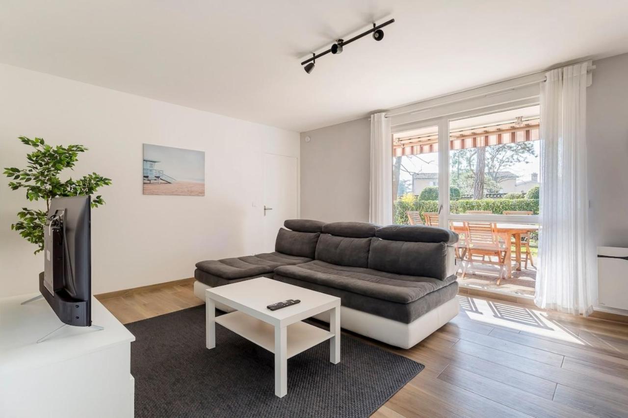 Suite Granges En Rez-De-Jardin Pour 4 Voyageurs Lyon Luaran gambar