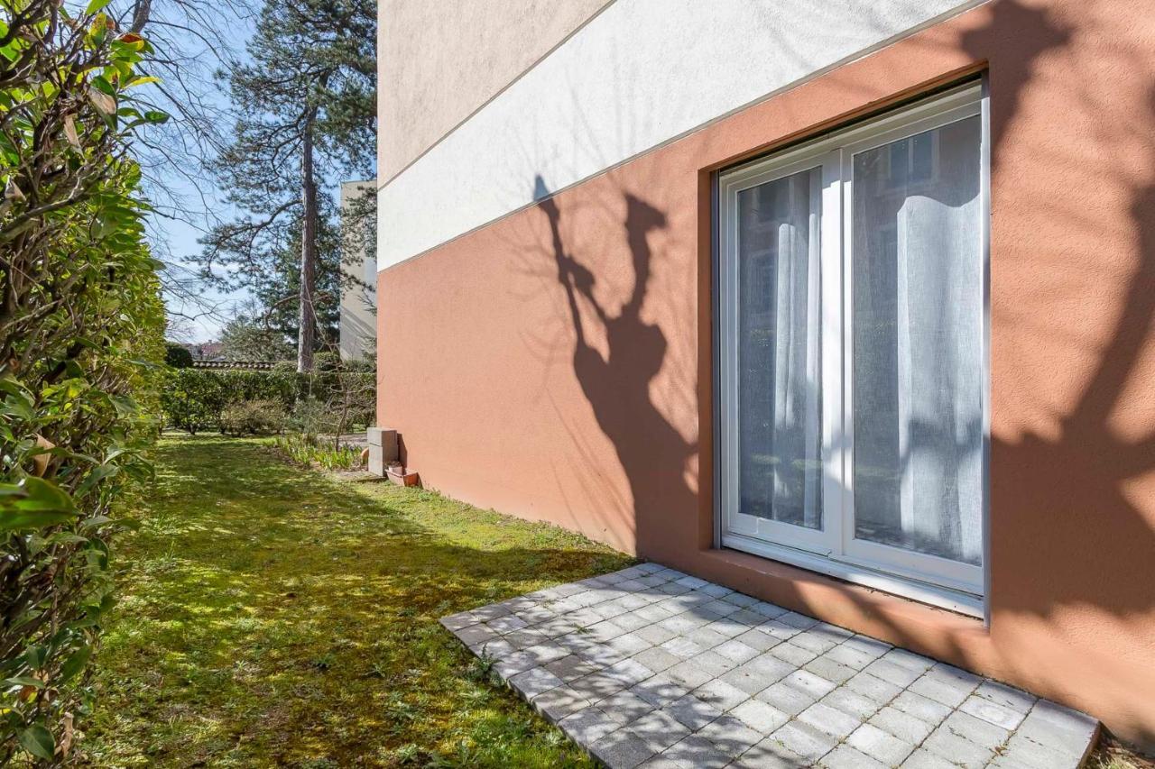 Suite Granges En Rez-De-Jardin Pour 4 Voyageurs Lyon Luaran gambar