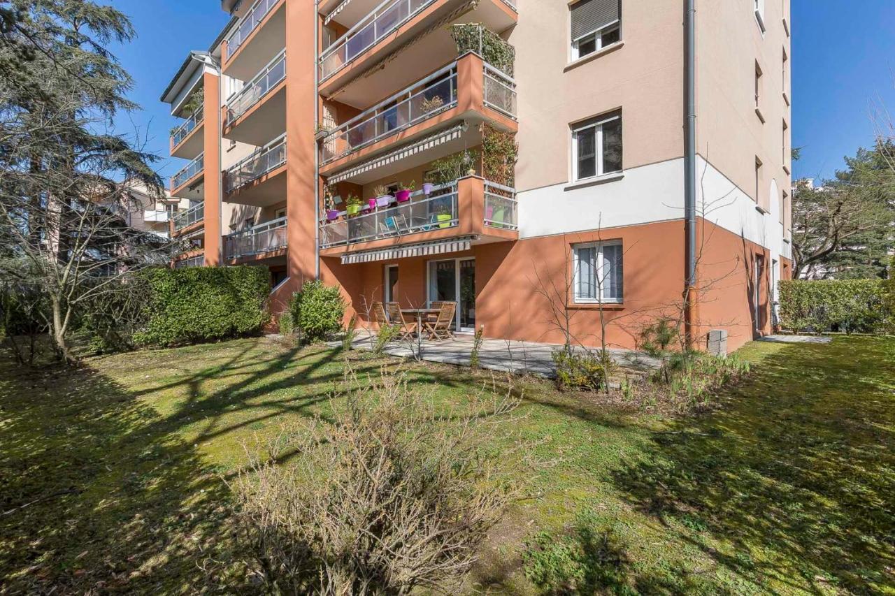 Suite Granges En Rez-De-Jardin Pour 4 Voyageurs Lyon Luaran gambar