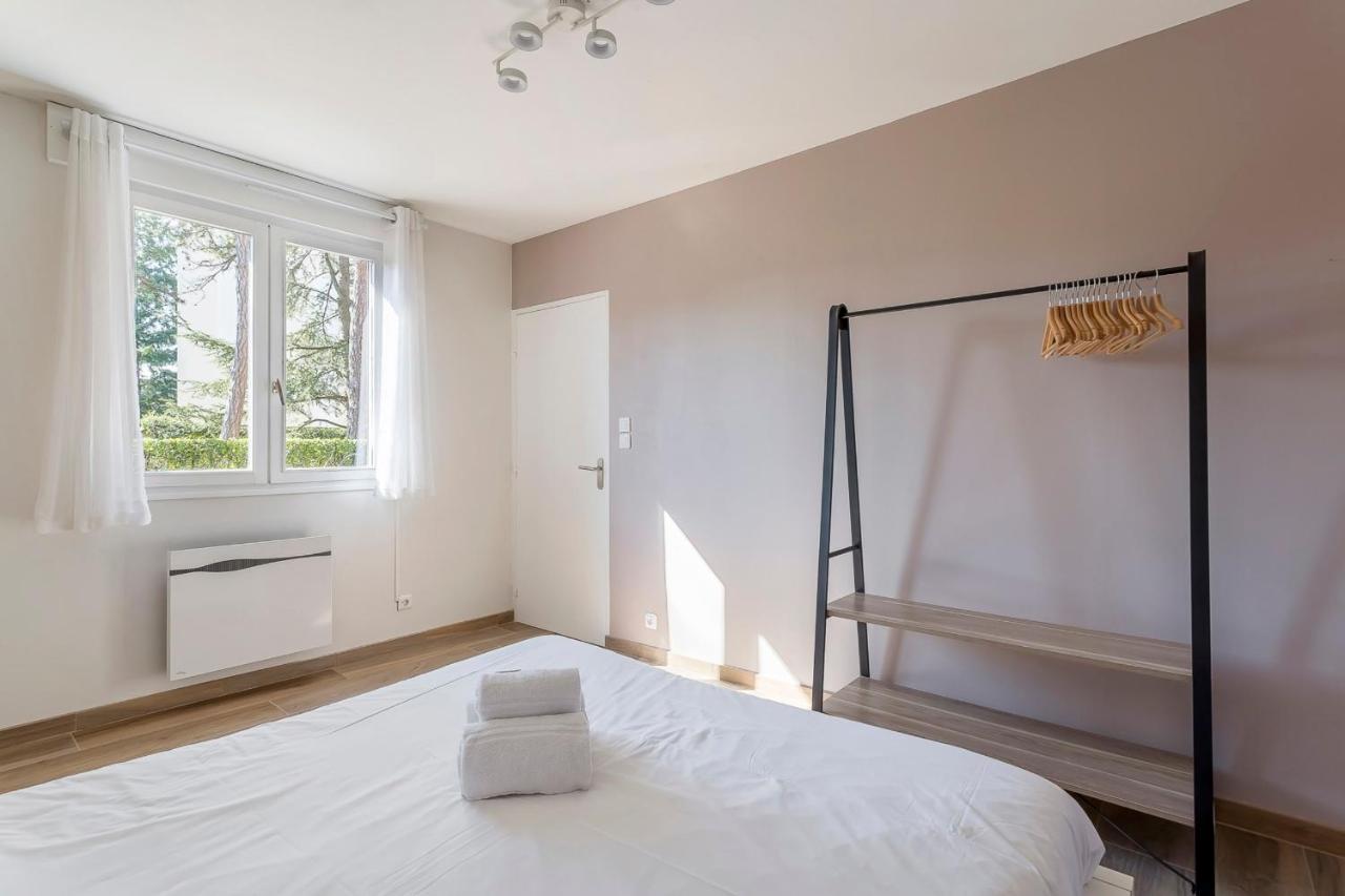 Suite Granges En Rez-De-Jardin Pour 4 Voyageurs Lyon Luaran gambar