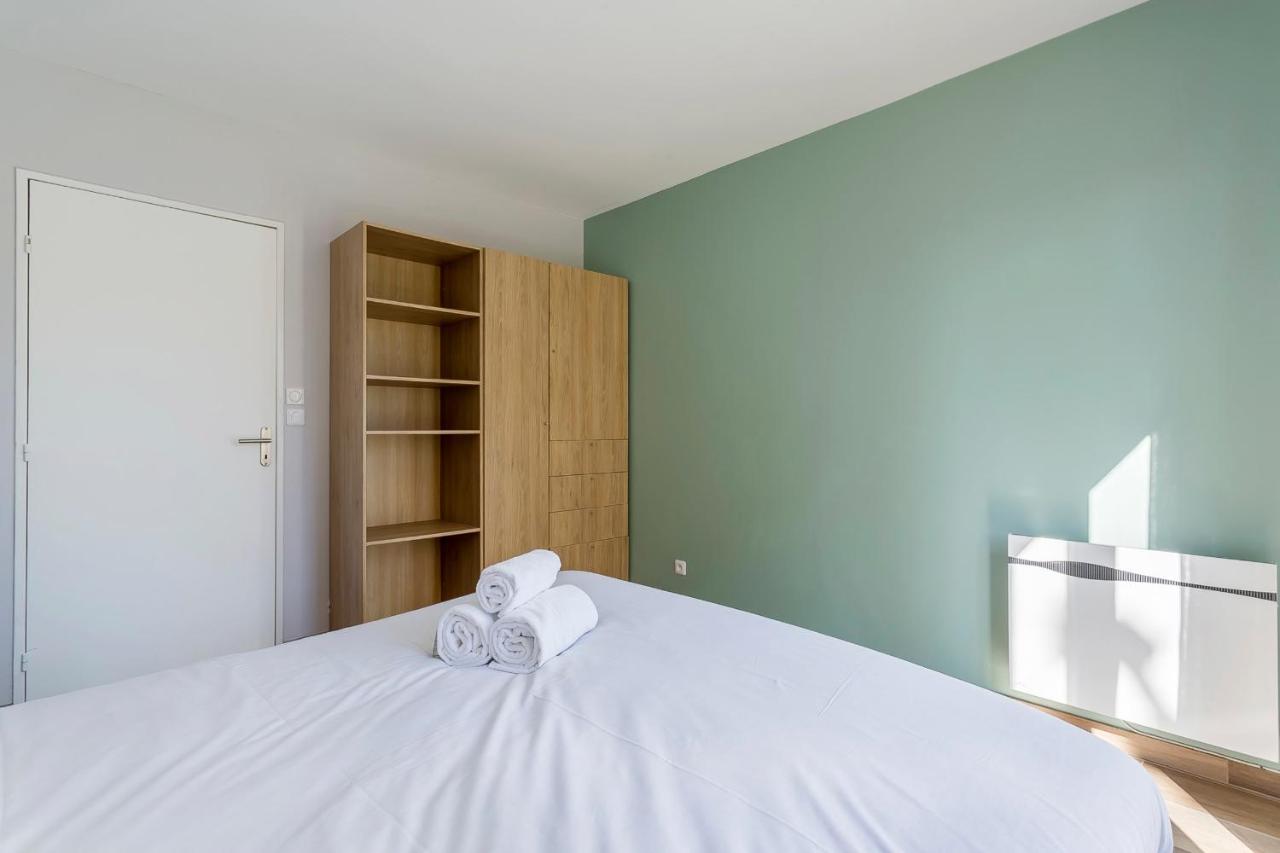 Suite Granges En Rez-De-Jardin Pour 4 Voyageurs Lyon Luaran gambar