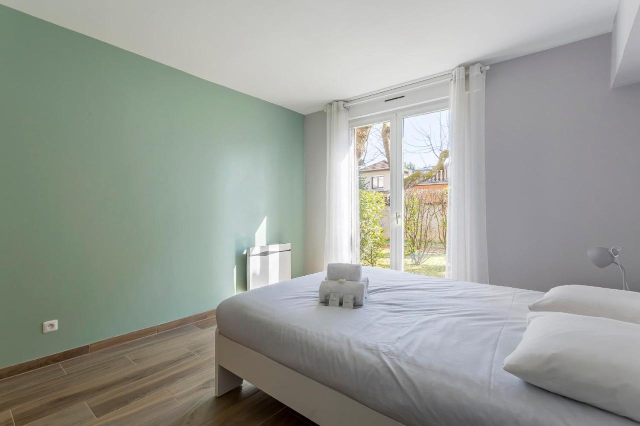 Suite Granges En Rez-De-Jardin Pour 4 Voyageurs Lyon Luaran gambar