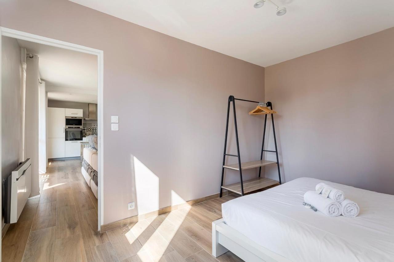 Suite Granges En Rez-De-Jardin Pour 4 Voyageurs Lyon Luaran gambar