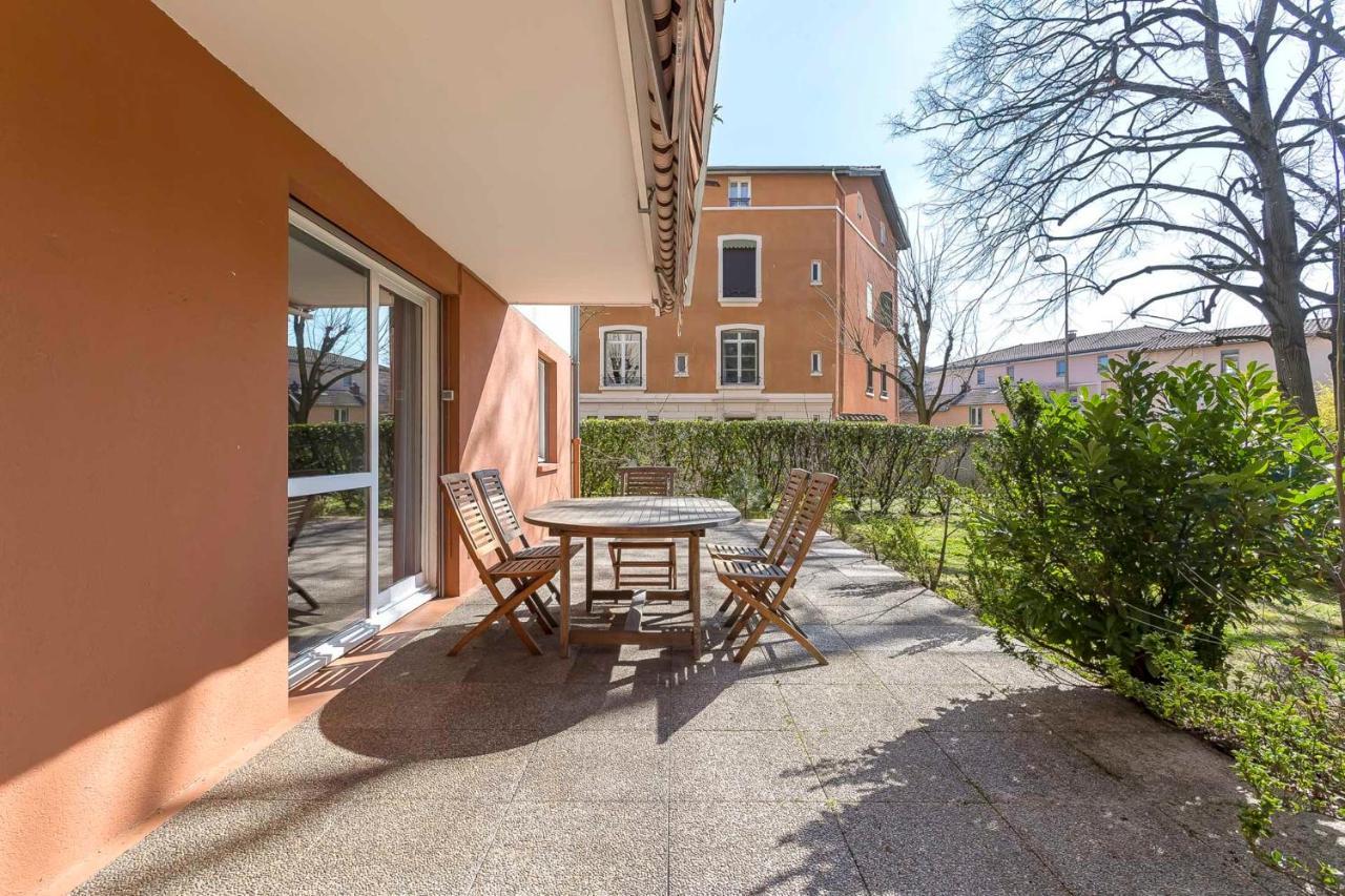 Suite Granges En Rez-De-Jardin Pour 4 Voyageurs Lyon Luaran gambar