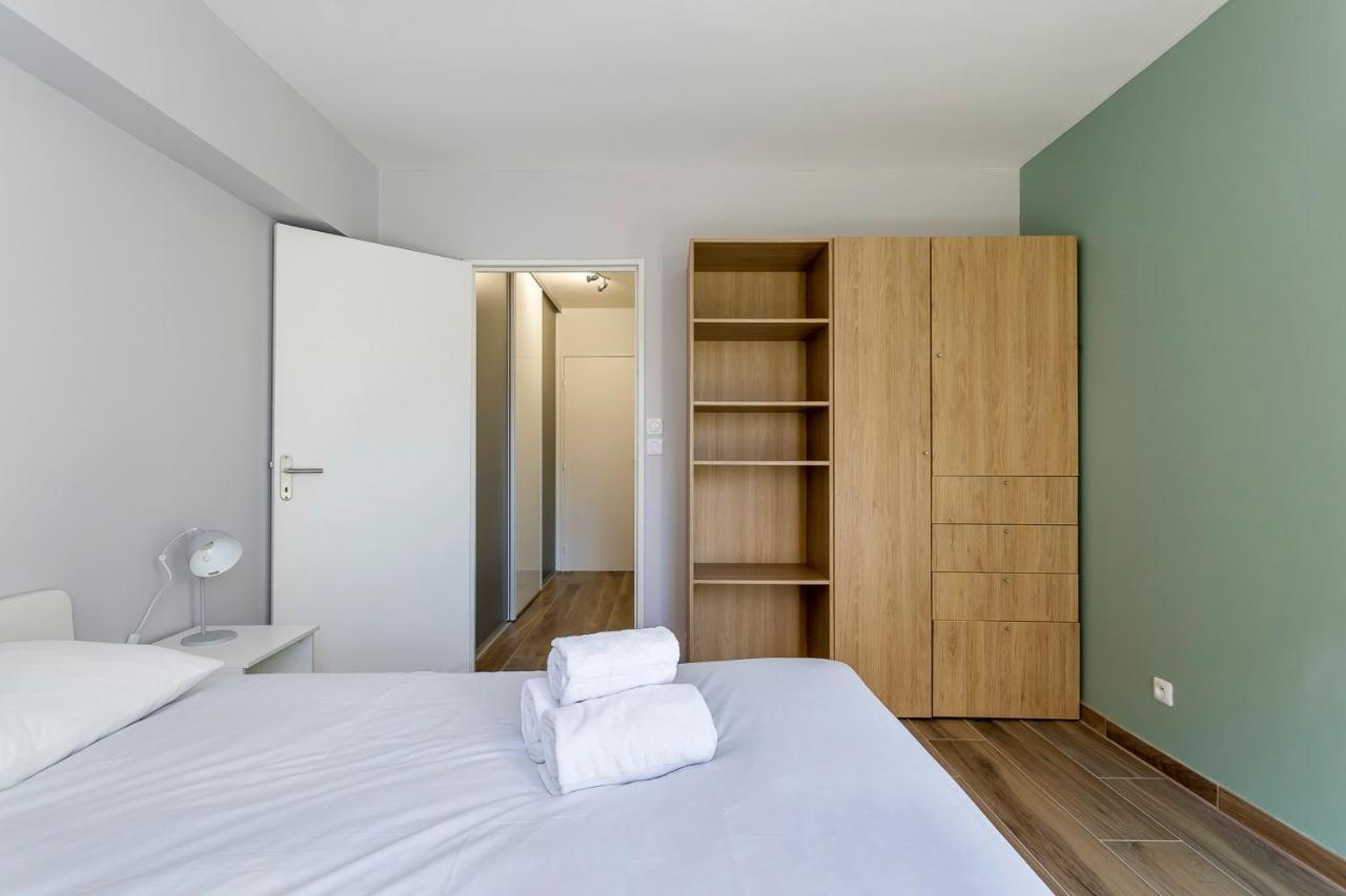 Suite Granges En Rez-De-Jardin Pour 4 Voyageurs Lyon Luaran gambar