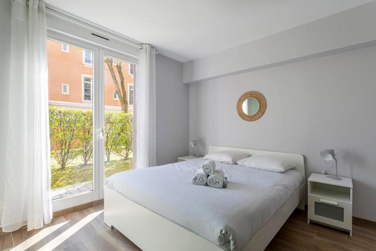 Suite Granges En Rez-De-Jardin Pour 4 Voyageurs Lyon Luaran gambar